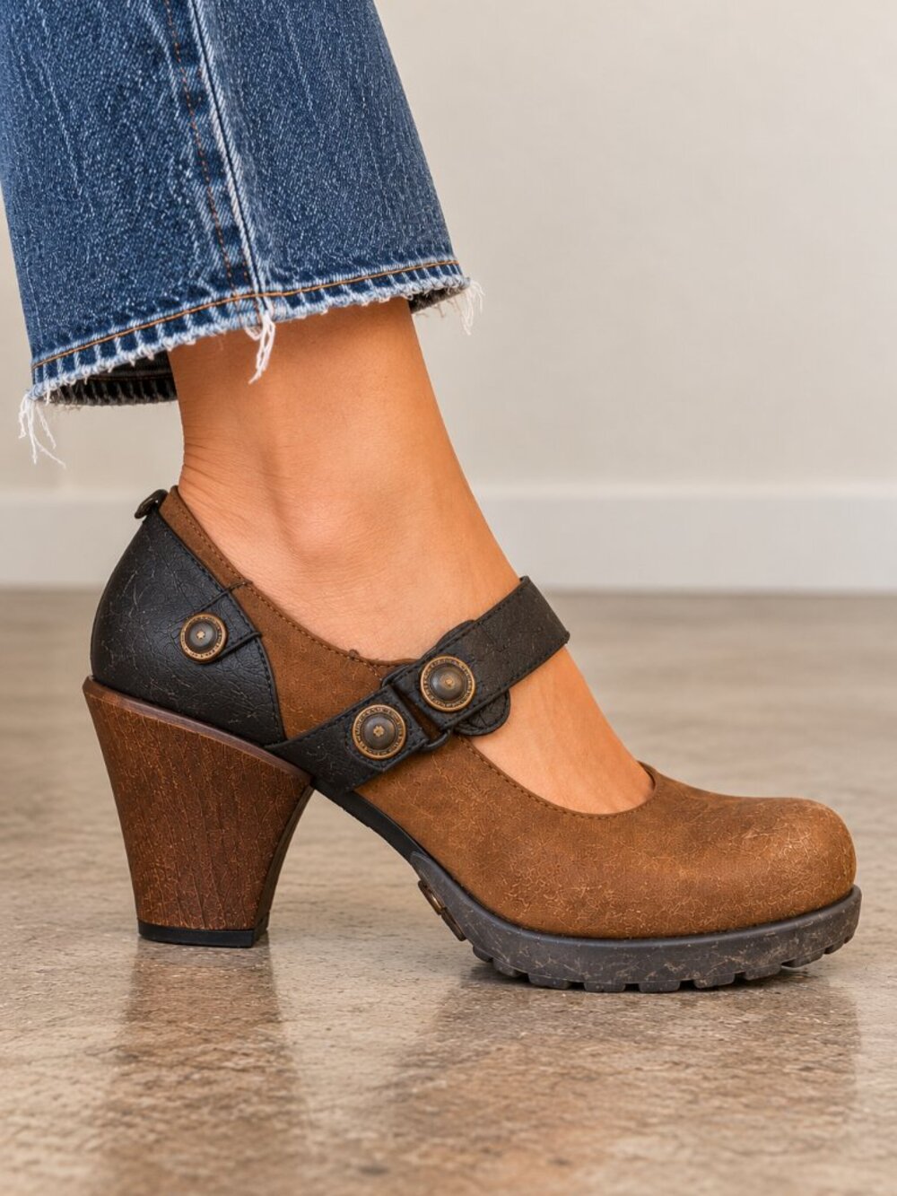 London Underground Fly London Brown Leather Mary Jane Heels Size 8.5